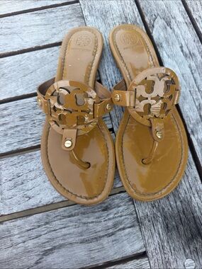 Tory Burch Tan Patent Leather Logo Thong Sandals womens